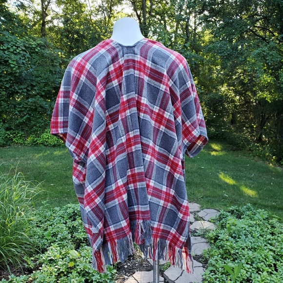 Kori America Red and Gray Plaid Flannel Wrap NWT - Picture 9 of 12